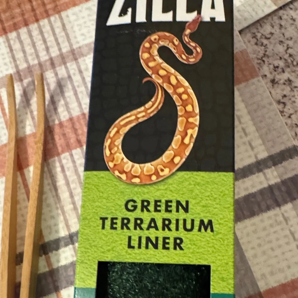 Zilla Green Terrarium Liner for Reptiles